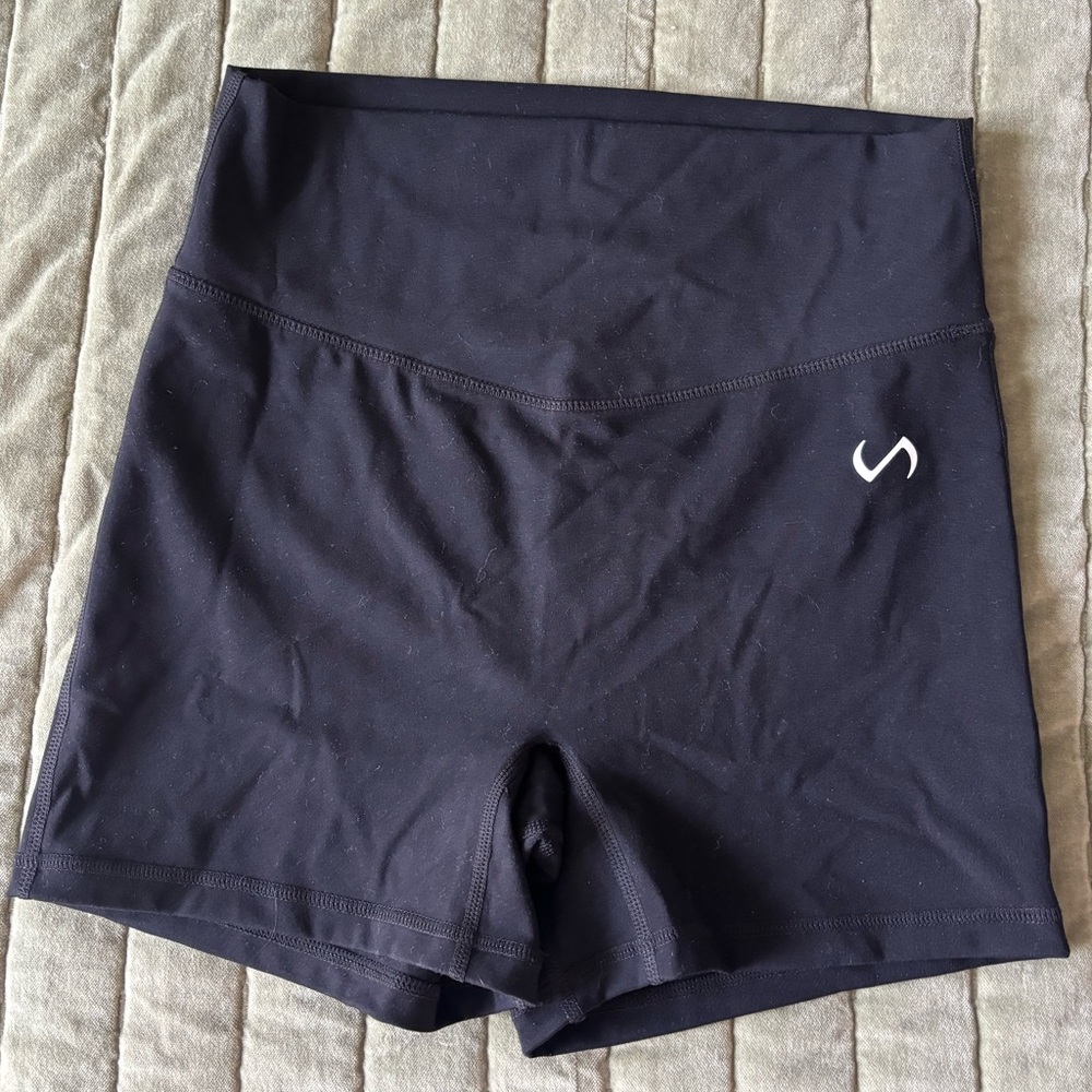 Must Sell by Sunday! TLF Apparel Large 4” Tempo Shorts in Black - OBO